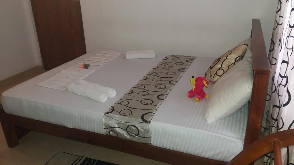 Sihilro Regency Hotel Udawalawe Buitenkant foto