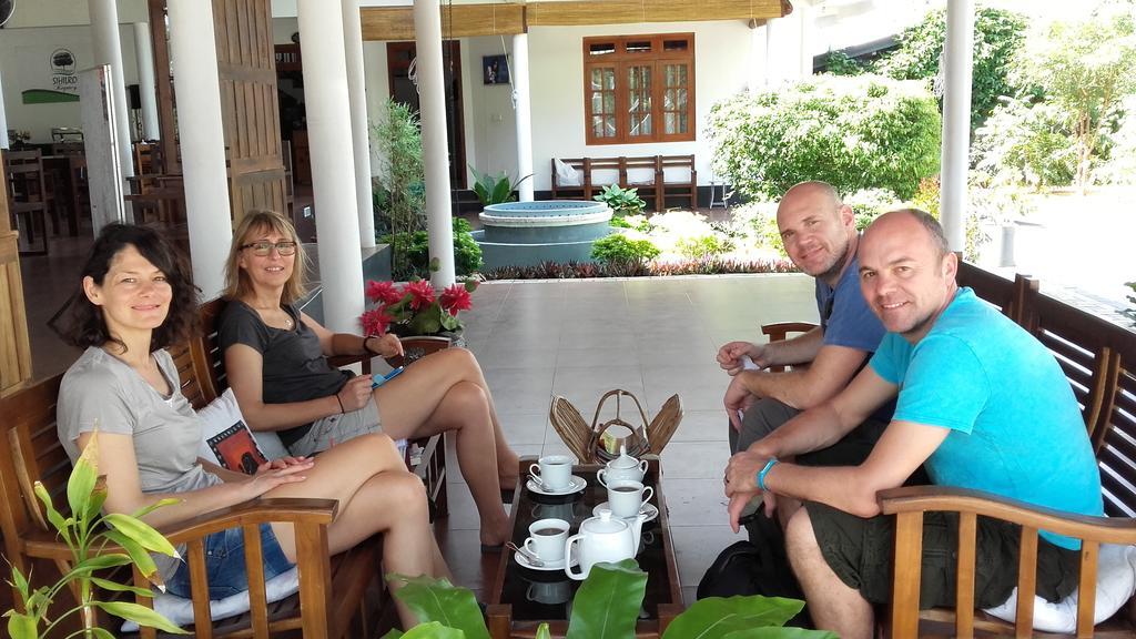 Sihilro Regency Hotel Udawalawe Buitenkant foto