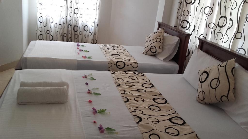 Sihilro Regency Hotel Udawalawe Buitenkant foto