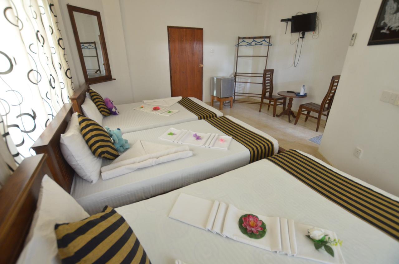 Sihilro Regency Hotel Udawalawe Buitenkant foto