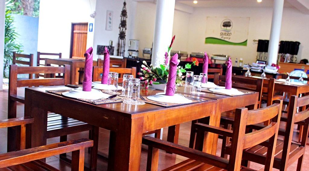 Sihilro Regency Hotel Udawalawe Buitenkant foto